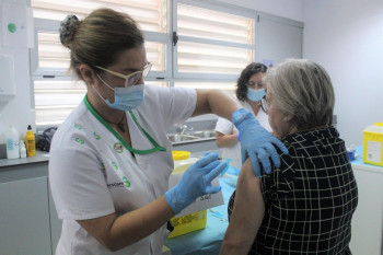 Once horas 'extras' para vacunarse contra la gripe el día 29, en el Centro de Salud de Los Manantiales ante el aumento de casos en la región