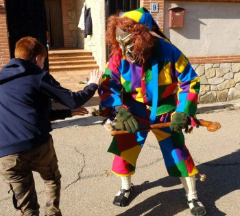 La botarga de Villaseca de Uceda vuelve a recorrer las calles del pueblo