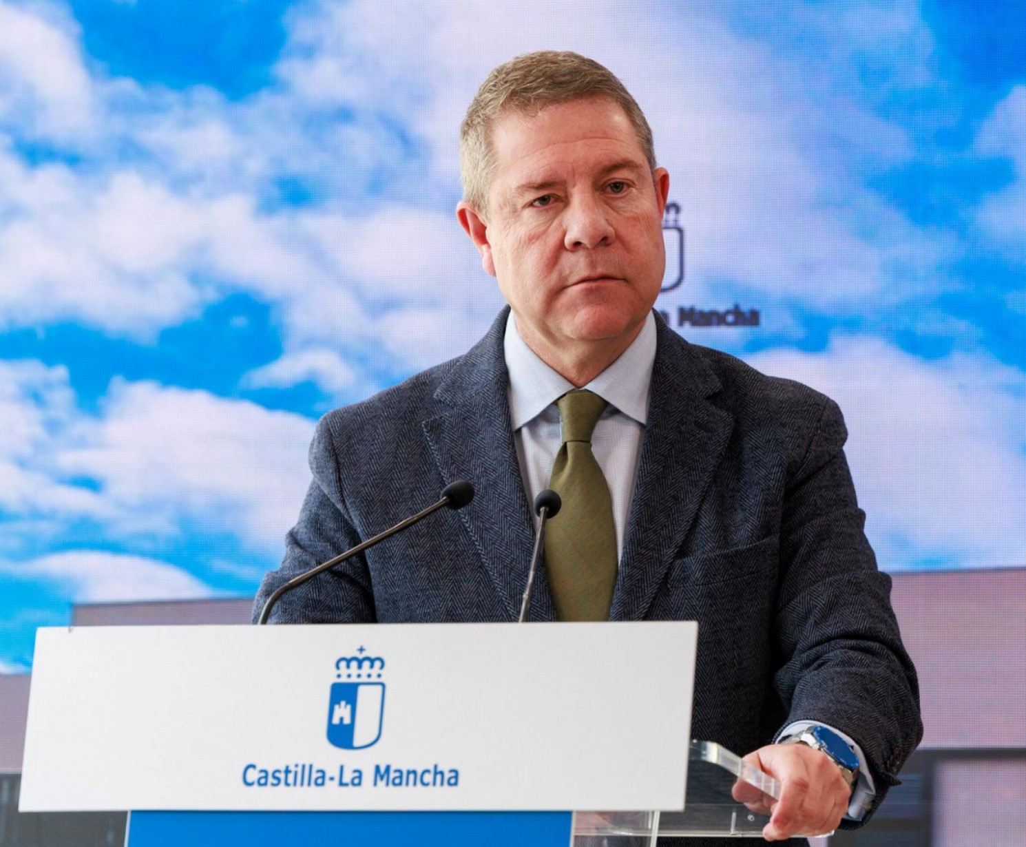 Emiliano García-Page, en la inauguración del nuevo Centro de Salud de Alcoba de los Montes//Imagen: Esteban González. JCCM