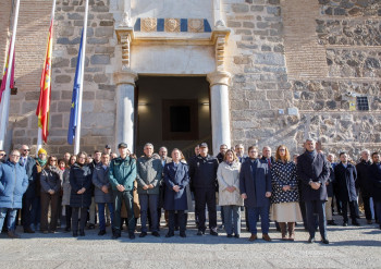 García-Page acude al minuto de silencio convocado por las víctimas en Adamuz en Toledo