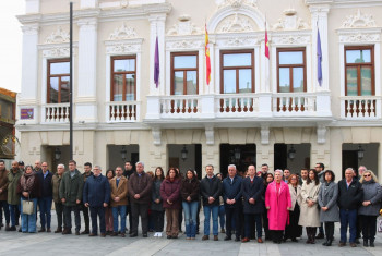 Minuto de silencio en Guadalajara en memoria de las víctimas de Adamuz