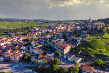 Palacios, muros y versos: el legado literario de Cogolludo