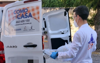 La Diputación renueva e incrementa el convenio con Accem para el programa "Como en casa"