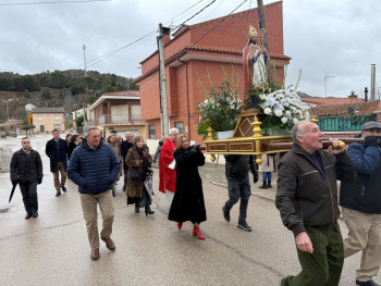 Valdenoches celebra con devoción su fiesta de San Blas a pesar del frío