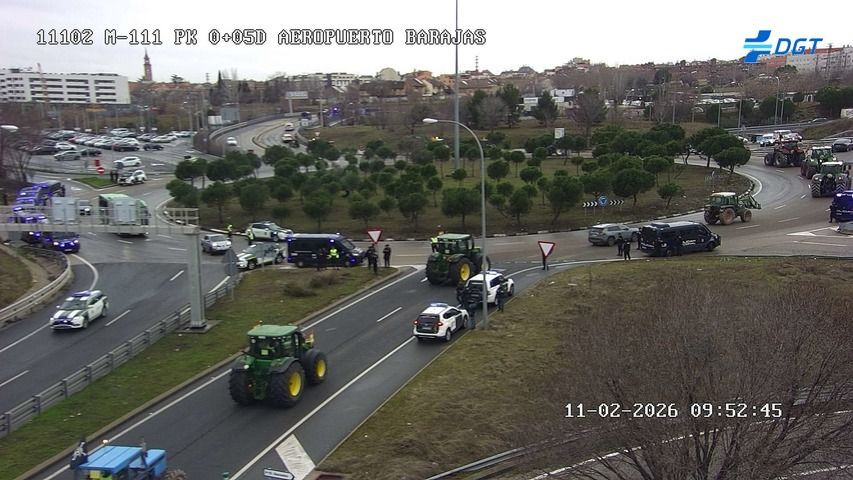 Los tractores procedentes de Guadalajara hacen su entrada por la M-111//Imagen: DGT.