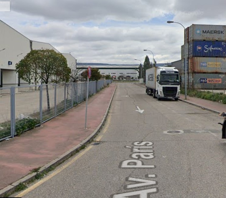 Imagen: El suceso se ha producido el Polígono industrial Sena de Puerto seco en la Avenida de París de Azuqueca de Henares / Google Maps