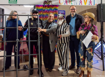 El Baile de Mayores de Carnaval llena el Centro Social Cifuentes 