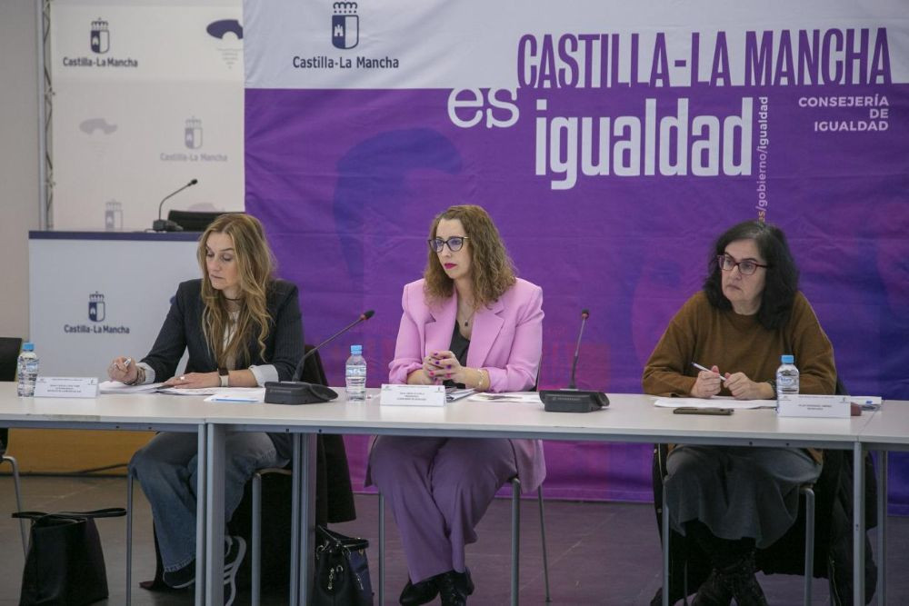 § La consejera de Igualdad, Sara Simón, ha anticipado que la estrategia regional se elaborará “por el enfoque de las cuatro ‘pes’: prevención, protección, persecución y el partenariado”.// Imagen: JCCM