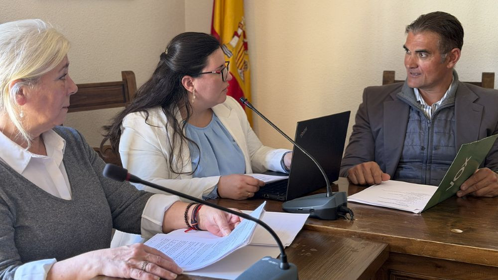 Los concejales de Vox en el Ayuntamiento de El Casar//Imagen: Vox Guadalajara.
