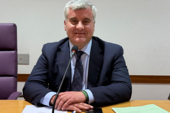 El PP cierra filas con Roberto Narro y acusa a PSOE y Aike de “hipocresía” en materia de feminismo