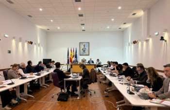 El Pleno aprueba nuevas inversiones por más de un millón de euros en instalaciones deportivas, parques y servicios municipales