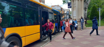 PRIMICIA. Nueva victoria de los trabajadores de los autobuses: el Ayuntamiento tendrá que cambiar el pliego que no quería tocar