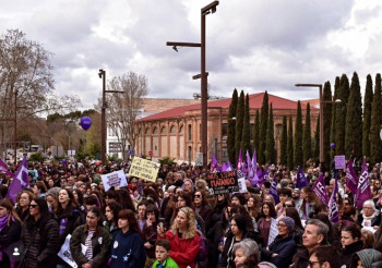 La capital se tiñó de morado en un 8M multitudinario