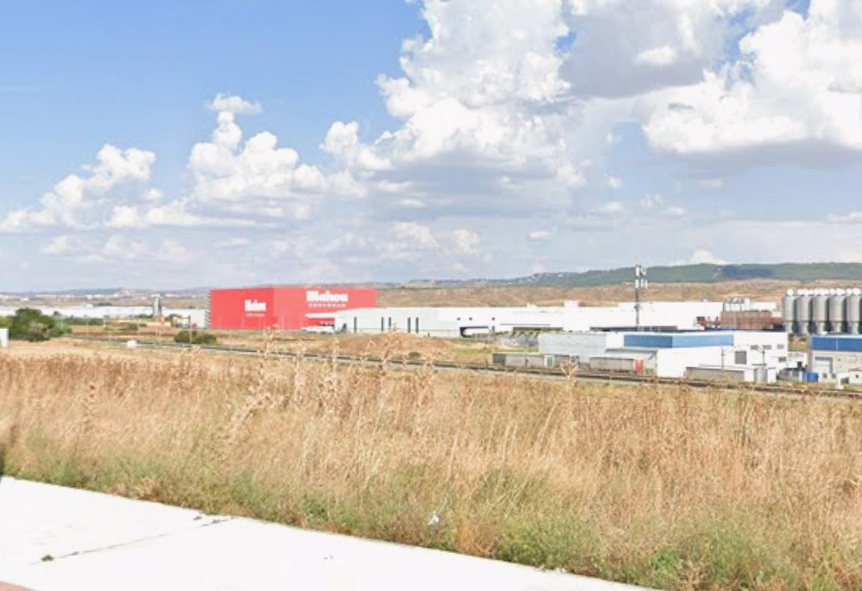 Imagen: El descarrilamiento se ha producido cerca de la calle Octavio Paz de Alovera / Google Maps