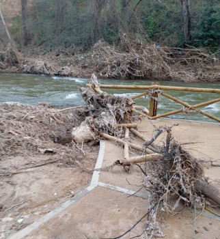 El PSOE pregunta a Guarinos "¿Cuándo tiene previsto limpiar el Henares con miradores rotos y lleno de residuos?