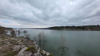 Las reservas de agua de Guadalajara suben esta semana, pero miran al horizonte con las compuertas del Trasvase abiertas