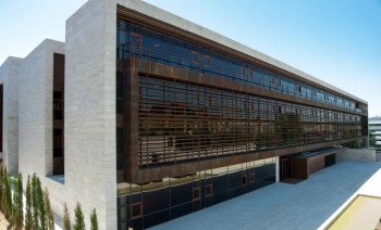 Castilla-La Mancha, Euskadi y Canarias proponen una mediación independiente para desbloquear la huelga médica estatal 