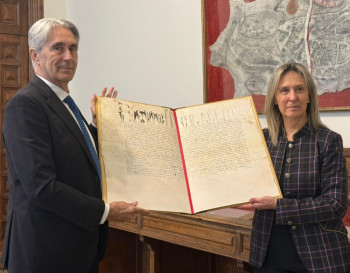 El Ayuntamiento recibe una copia de la carta bulada que autorizó la fundación de la Universidad de Alcalá