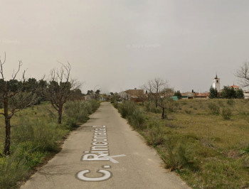 Un hombre de 80 años es hospitalizado tras quemarse su vivienda por el incendio de un coche