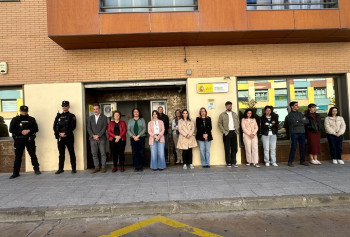 Minuto de silencio en la Subdelegación por el asesinato machista de una mujer en Córdoba