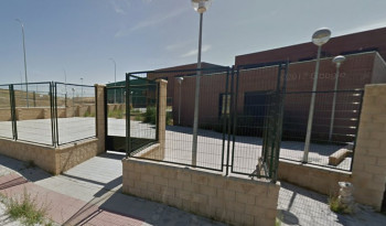 Las trabajadoras de limpieza del colegio Virgen del Amparo de Torija denuncian reiterados retrasos en el pago de sus salarios