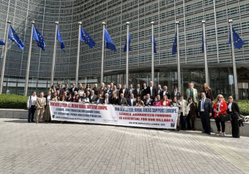 Recamder, el Gobierno Regional y representantes de la Comisión Europea debaten en Bruselas el futuro de los pequeños municipios y de Leader 