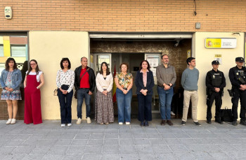 Minuto de silencio en la Subdelegación por el asesinato machista de una mujer en la provincia de Toledo 
