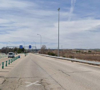 Una mujer de 51 años resulta herida tras la colisión frontal entre dos turismos