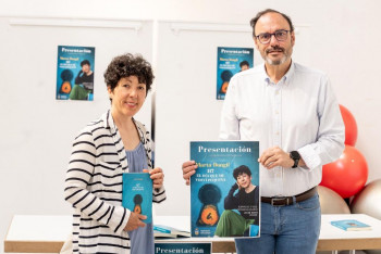 Guadalajara visibiliza el autismo con el libro de Marta Dongil "117. El día que me volví pequeña" y una exposición fotográfica