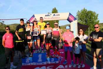 Pareja recupera con éxito su triatlón y convierte el Azud en escenario de una gran jornada deportiva