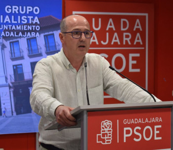 Rojo lamenta que Guarinos "utilice la estación de autobuses para confrontar, mientras lleva 3 años sin sentarse con la Junta para abordar la reforma"