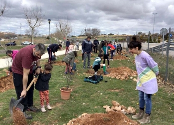 Gran éxito de participación en la tercera edición del Día del Árbol en Horche