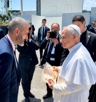 José Luis Rivera, hermano de la Cofradía del Cristo Yacente de Guadalajara, tiene un encuentro con el Papa León XIV