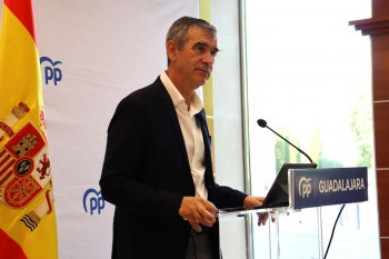 Román denuncia el bloqueo de la variante de la N-320 y anuncia iniciativas parlamentarias