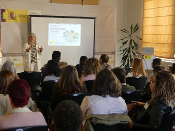 Un centenar de personas conoce cómo funciona la Subdelegación de Gobierno en Guadalajara