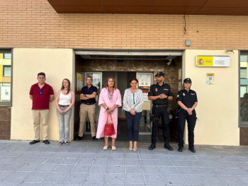 Minuto de silencio en la Subdelegación por las mujeres asesinadas por violencia machista en Málaga y Alicante
