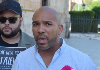 Omar Nívar: "Los discursos de Paco Núez, el PP y Vox sobre la prioridad nacional dificultan la buena convivencia"