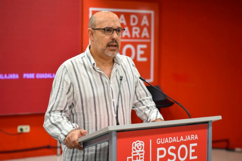 Pablo Bellido, durante la rueda de prensa ofrecieda esta mañana//Imagen: PSOE Guadalajara.