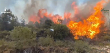 ACTUALIZACION: Se procede al confinamiento de Almiruete y Palancares por el incendio de La Mierla