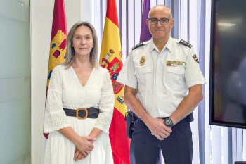 El Ayuntamiento recibe al nuevo comisario, Javier Mayordomo