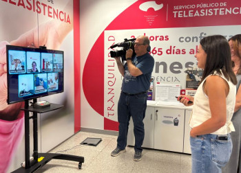 La teleasistencia refuerza su atención a los mayores afectados por el incendio de La Mierla con más de 2.200 llamadas