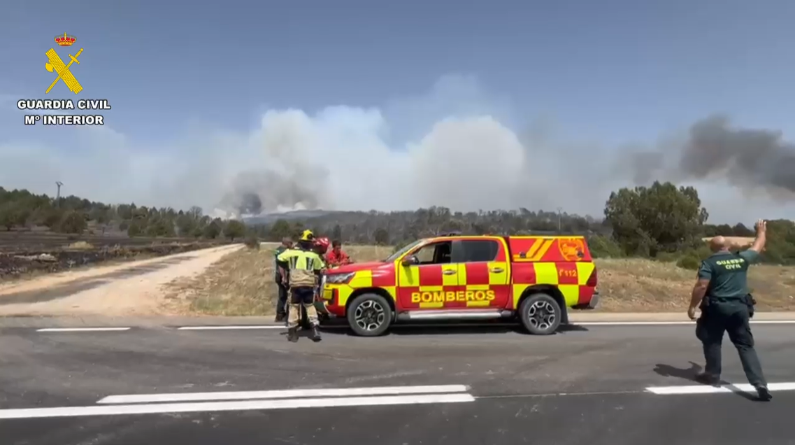ACTUALIZACIÓN: Evacuados siete municipios por el incendio de Selas