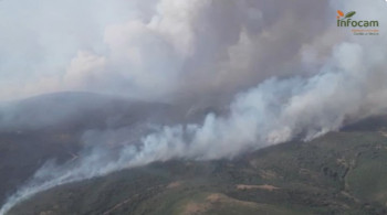 El incendio de Selas suma ya 1.700 hectáreas calcinadas