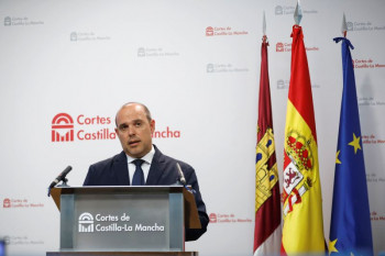 Bellido valora un periodo de sesiones en las Cortes con más leyes, pero "menos consenso"