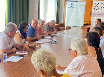 El Gobierno regional trabaja con agricultores y ganaderos para evaluar los daños del incendio y definir las ayudas