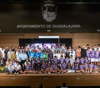La ciudad arropa al BM Guadalajara en la gala de presentación de la temporada 2026-2027