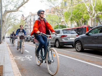 Nuevas exigencias para VMP, ciclistas y motoristas en el nuevo Reglamento General de Circulación