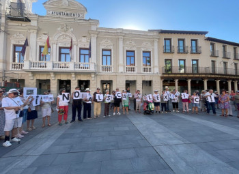 Vecinos y vecinas de las Casas del Rey se concentran contra el 'Scalextric' de Guarinos