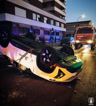 Los Bomberos de Guadalajara intervienen en un accidente en la Avenida de Castilla