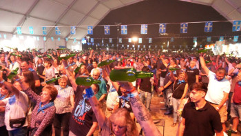 La Casa de Asturias de Azuqueca lo vuelve a hacer: nuevo record, con 1.150 escanciadores